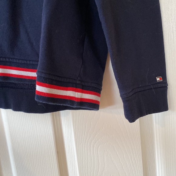 Navy Tommy Hilfiger sweatshirt - Picture 3 of 6